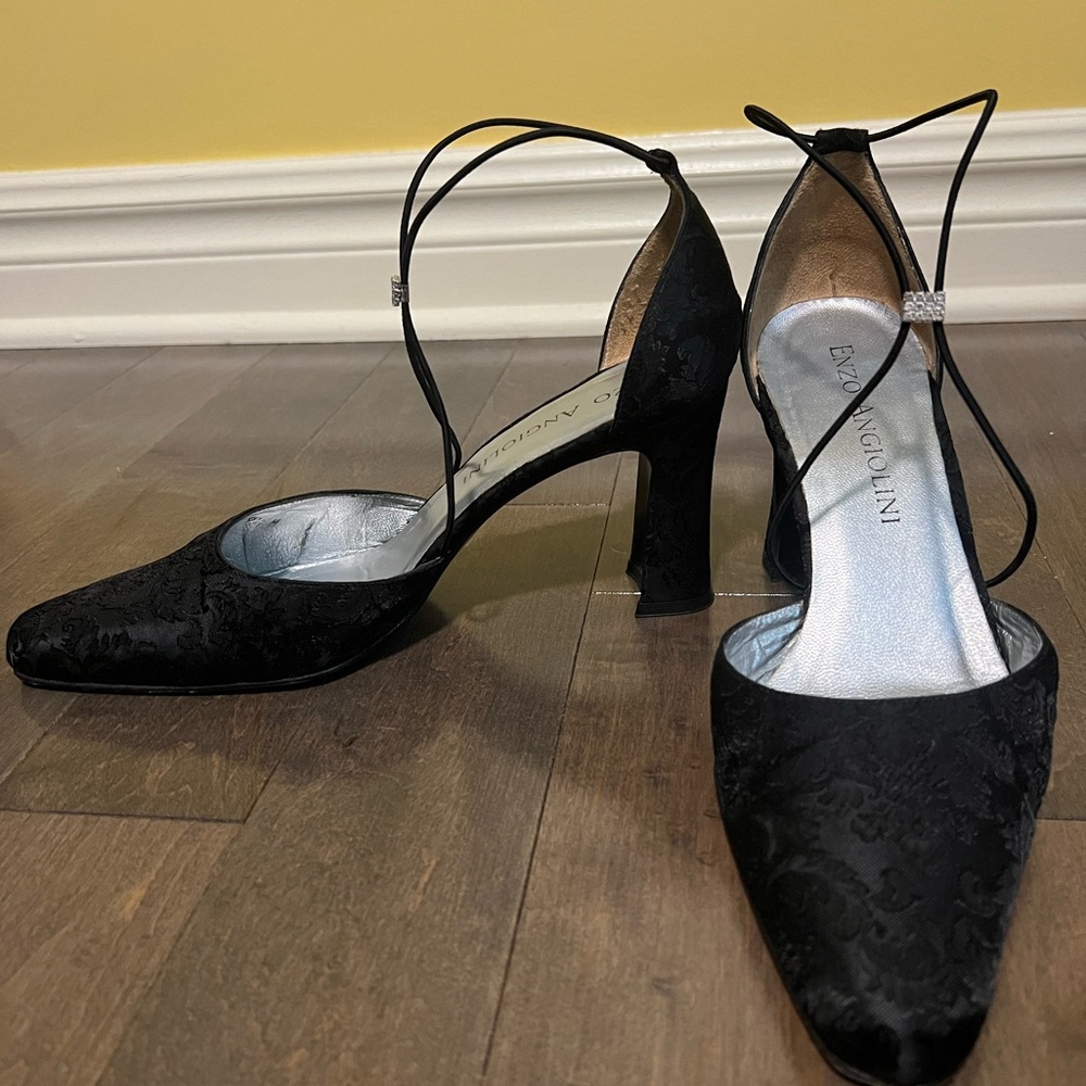 Enzo Angiolini formal closed toe sandals with leather soles- made in Spain